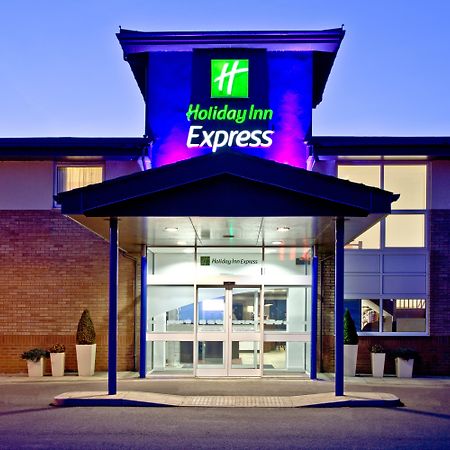 Holiday Inn Express Shrewsbury, An Ihg Hotel Kültér fotó