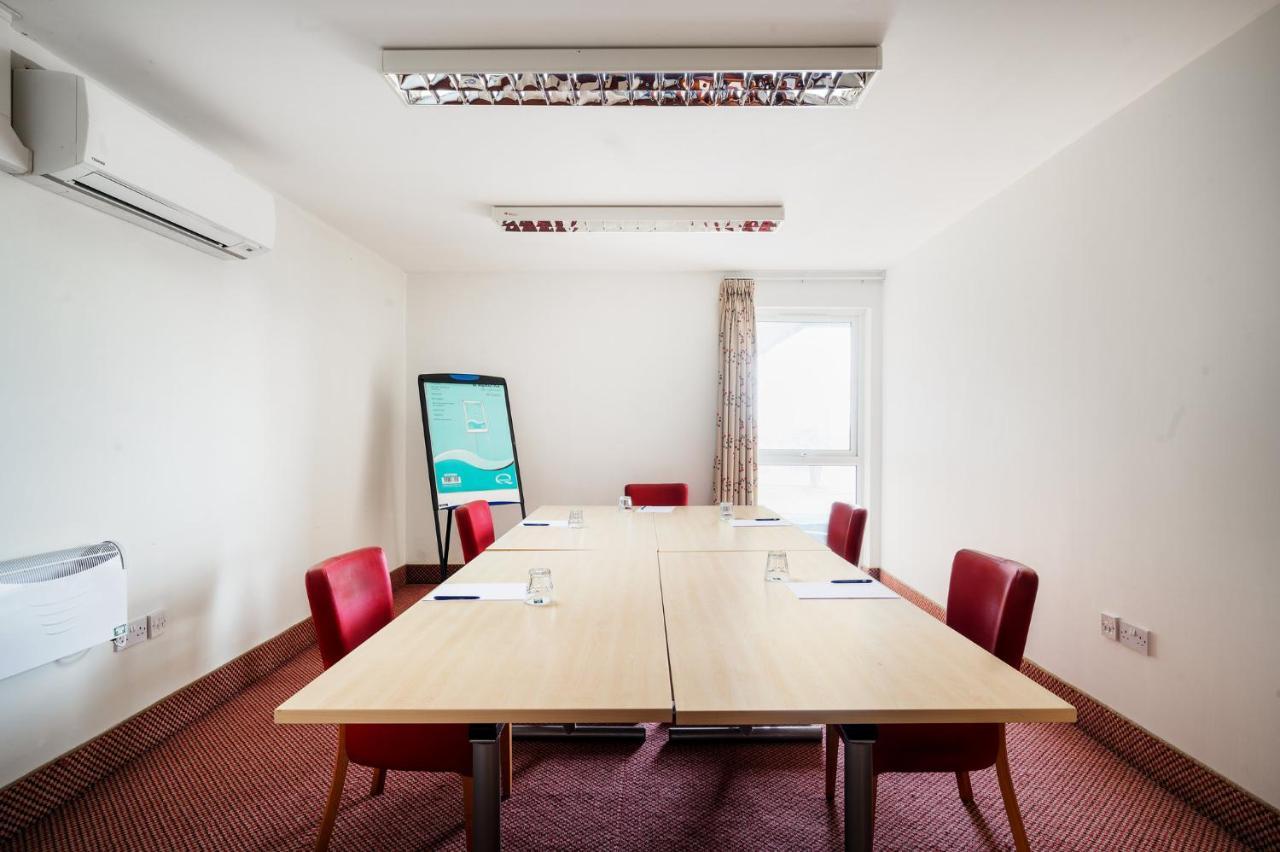 Holiday Inn Express Shrewsbury By Ihg Kültér fotó