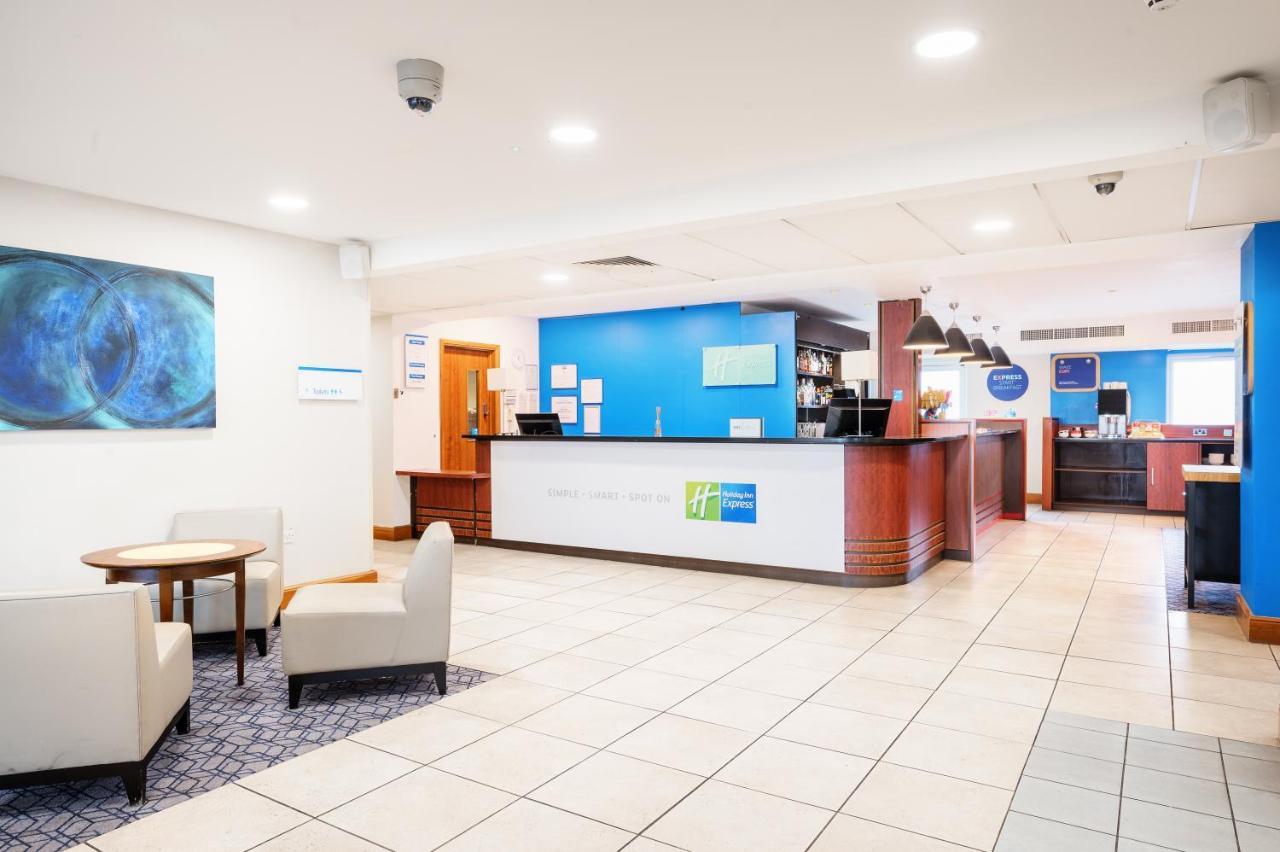 Holiday Inn Express Shrewsbury By Ihg Kültér fotó
