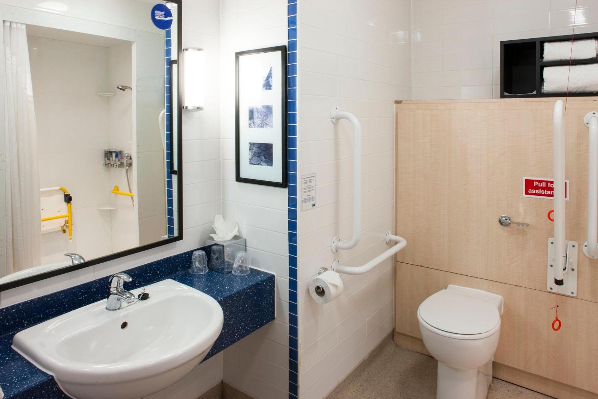 Holiday Inn Express Shrewsbury By Ihg Kültér fotó