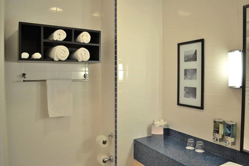 Holiday Inn Express Shrewsbury By Ihg Kültér fotó